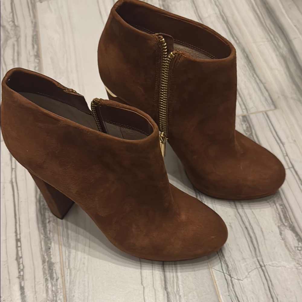 NWOT MICHAEL KORS Brown Suede Ankle Boots 7